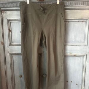 Mondetta Sage Color Stretch Pants Size XL NWOT